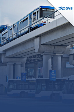Metrostel van GVB op viaduct